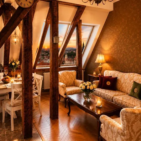 Authentic Heritage - Historic Views - Private Parking & Special Pool And Rates Apartment *