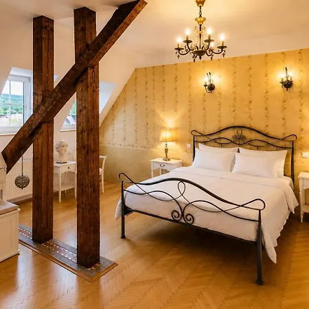 Authentic Heritage - Historic Views - Private Parking & Special Pool And Rates Apartament *