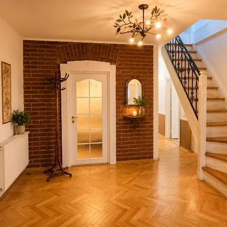 Authentic Heritage - Historic Views - Private Parking & Special Pool And Rates Brasov