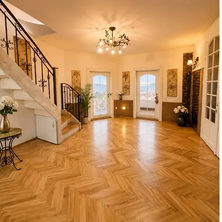 Authentic Heritage - Historic Views - Private Parking & Special Pool And Rates Apartament *