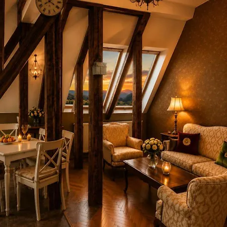 Authentic Heritage - Historic Views - Private Parking & Special Pool And Rates Apartment